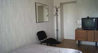 Гостиница Alyans Guest House Великий Новгород Двухместный номер эконом-класса с 1 кроватью и общей ванной комнатой-3